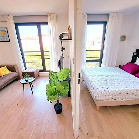 Le Valmy: Appartement Lumineux Au Pied Du Metro Lyon Exterior photo